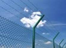 Kwikfynd Barbed wire fencing
chatsbury